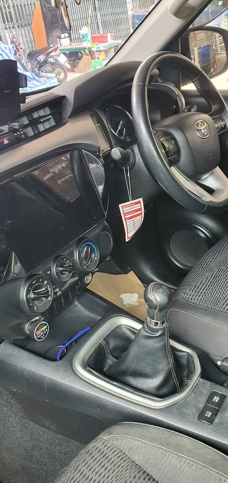 2020 Toyota Hilux Revo Prerunner Mid 2.4 MT Smart Cab view 2
