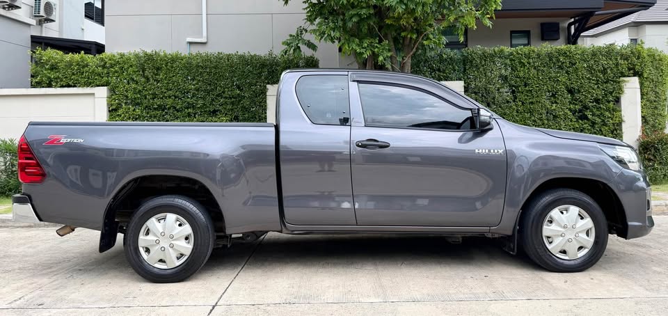 2020 Toyota Hilux Revo Z Edition 2.4E MT Smart Cab view 2
