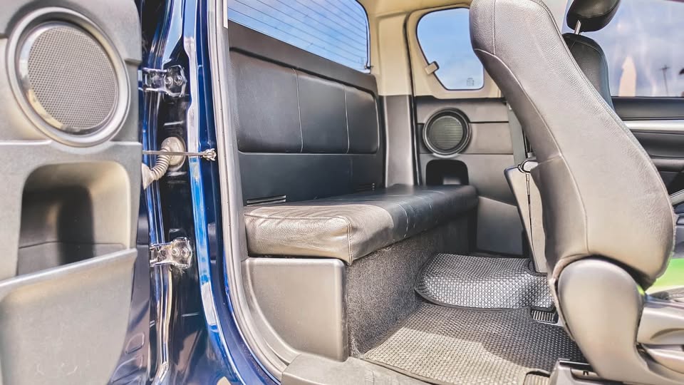 2020 Toyota Hilux Revo Smart Cab 2.4 Mid Z Edition view 2