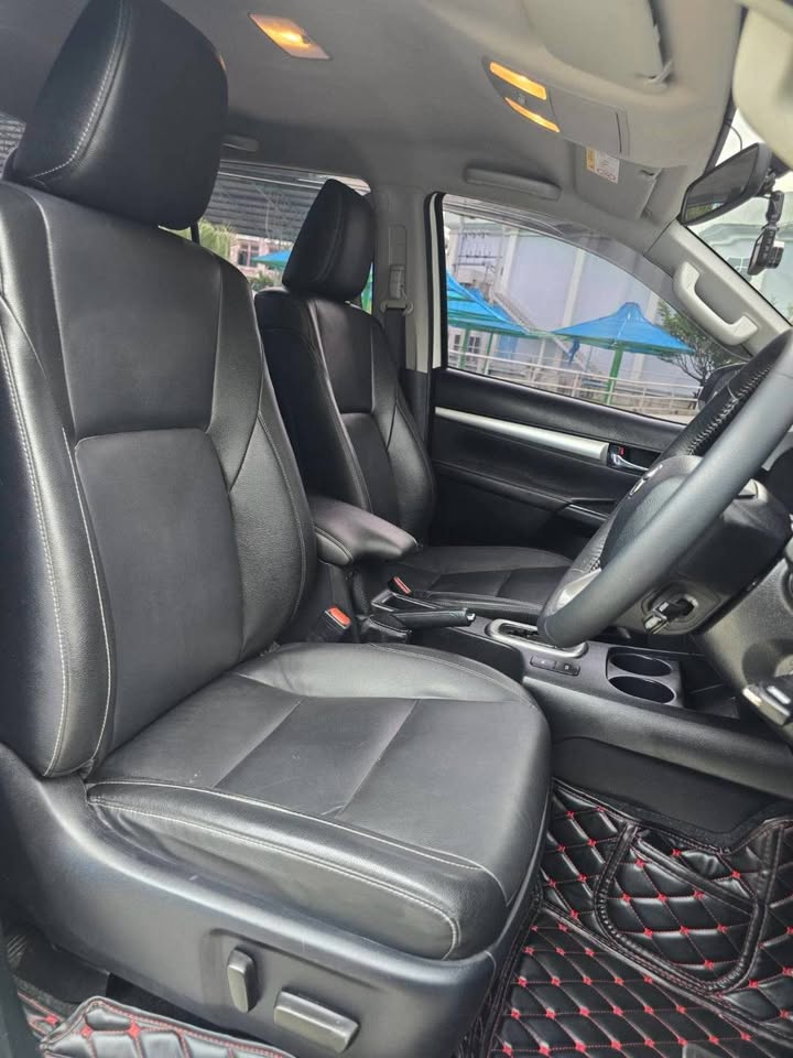 2022 Toyota Hilux Revo 2.4 Mid Prerunner AT view 3