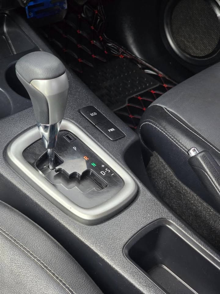2022 Toyota Hilux Revo 2.4 Mid Prerunner AT view 4