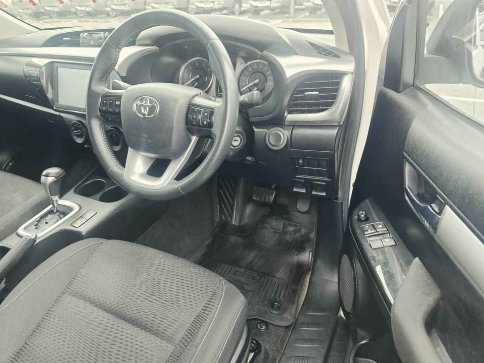 2020 Toyota Hilux Revo Smart Cab 2.4 Mid 2WD AT view 5