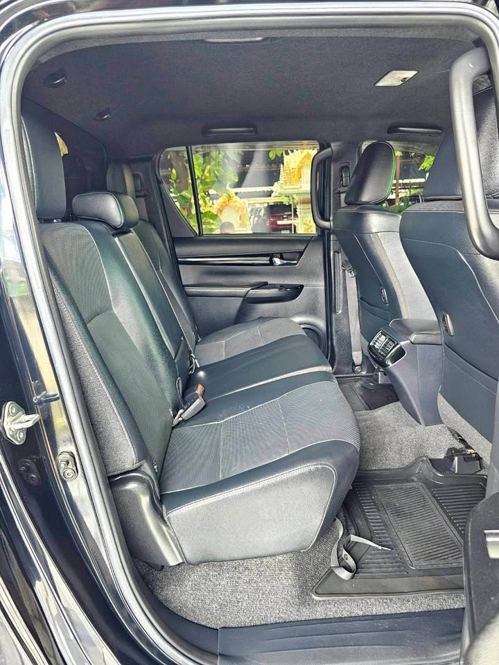 2020 Toyota Hilux Revo Rocco 2.4 MT Double Cab view 3