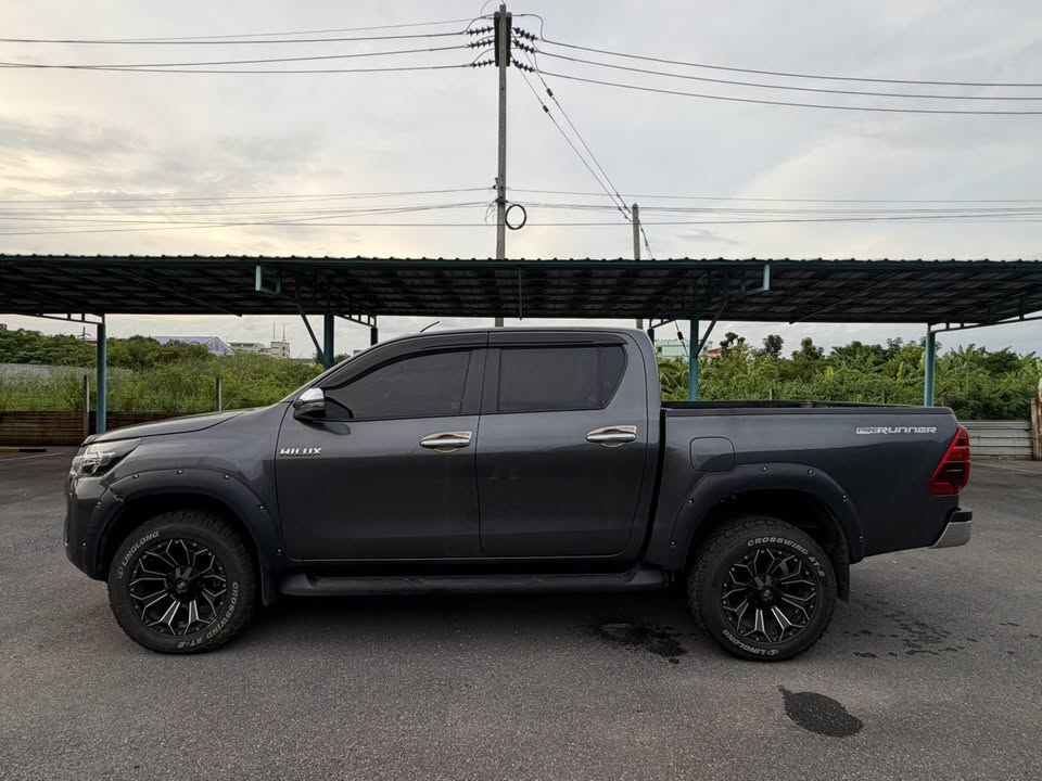 2020 Toyota Hilux Revo 2.4 AT view 2