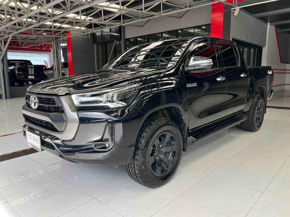 2021 Toyota revo 2.4 mid 4x4 view 3