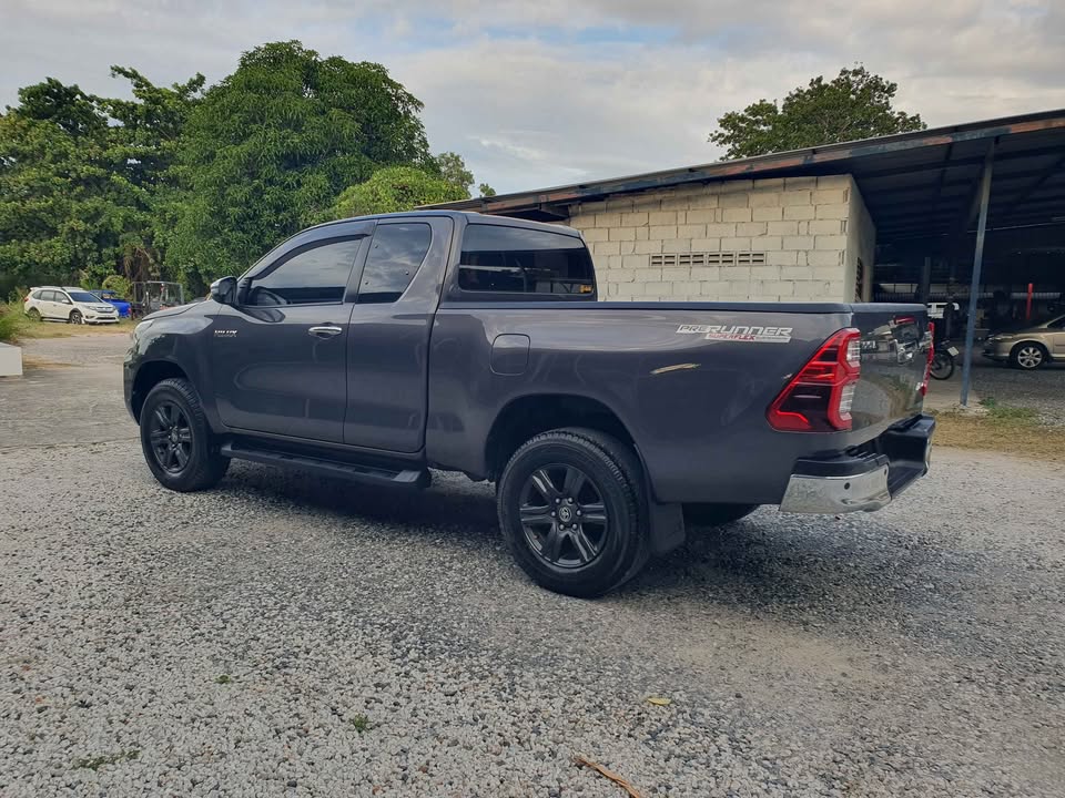 2023 Toyota hilux revo view 4