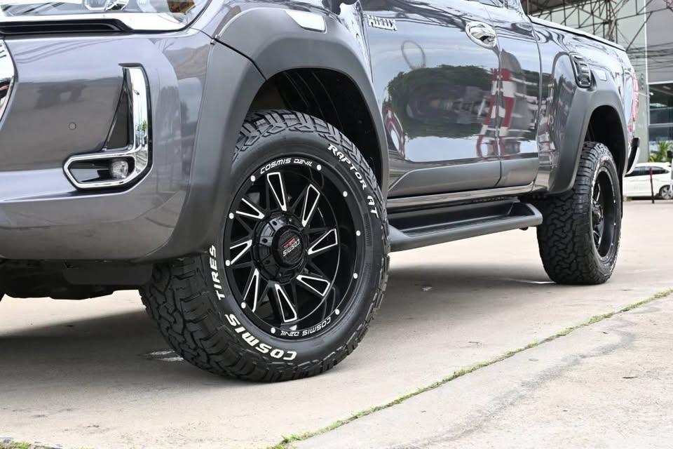 2022 Toyota hilux revo view 5
