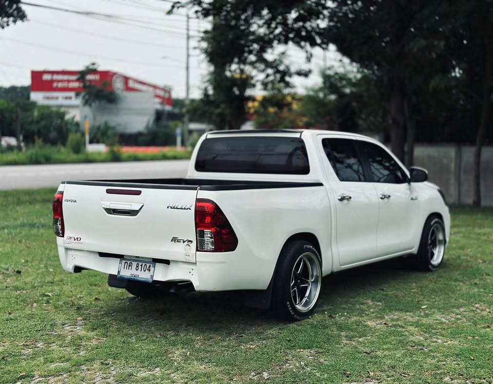 2019 Toyota hilux revo view 6
