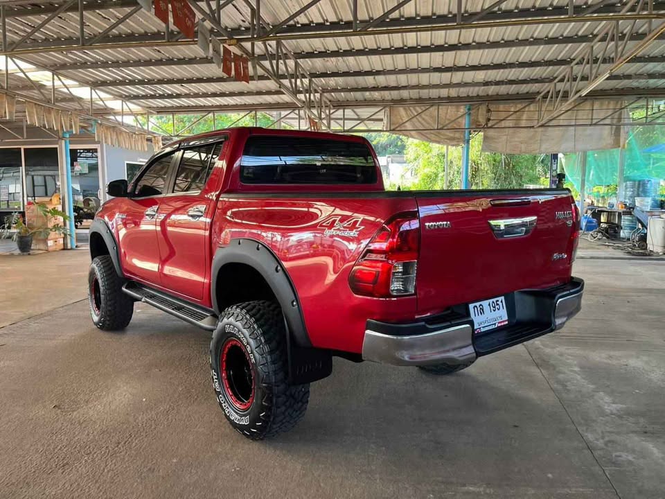2017 Toyota hilux revo 2.8 g. auto 4wd view 6