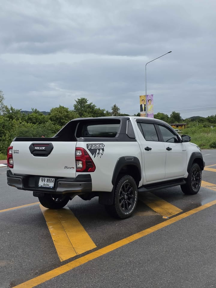 2023 Toyota hilux revo rocco view 3