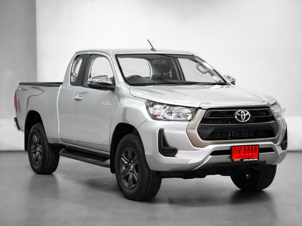 2020 Toyota hilux revo 2.4 prerunner entry smart cab view 3