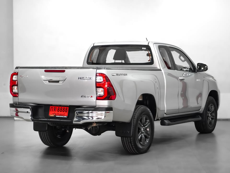 2020 Toyota hilux revo 2.4 prerunner entry smart cab view 6