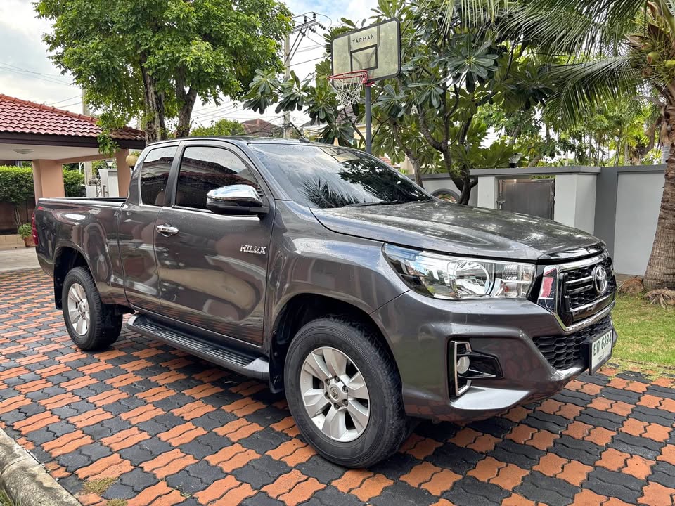 2018 Toyota hilux revo