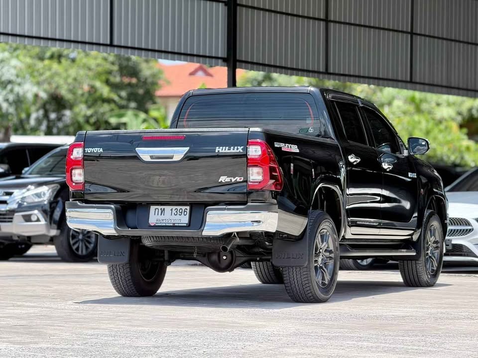 2023 Toyota hilux revo 2.4 auto view 3