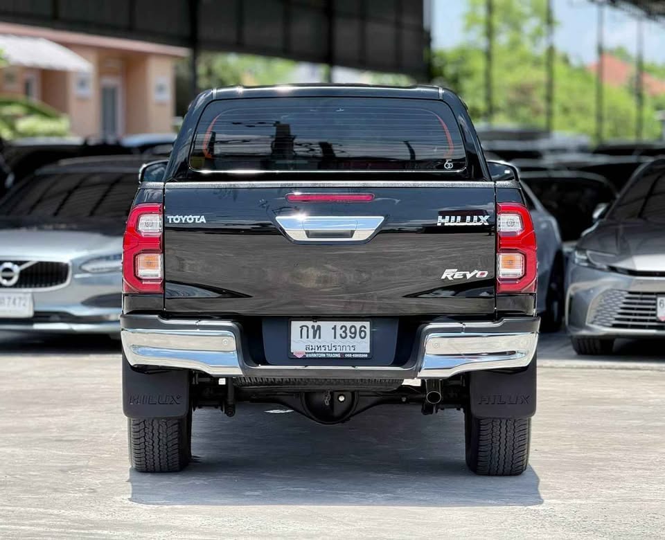 2023 Toyota hilux revo 2.4 auto view 4