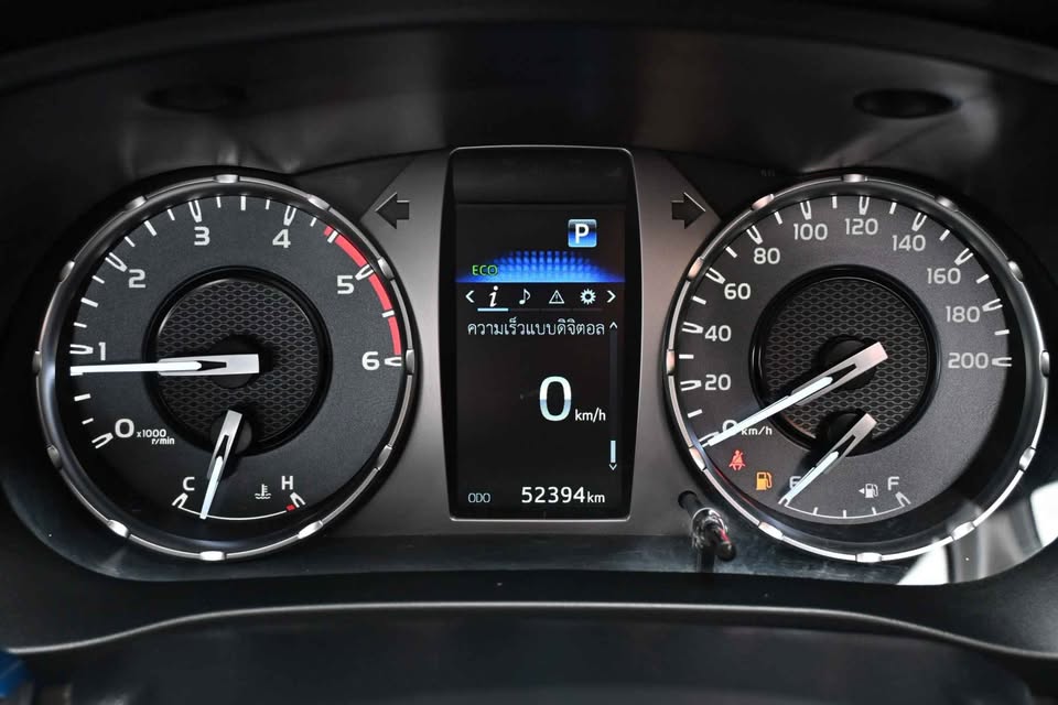 2022 Toyota hilux revo cab auto​ view 5